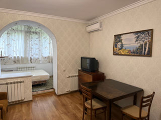 Ap. 1 cam., 35 м², 1/5 et.