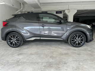 Toyota C-HR foto 2