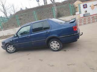 Volkswagen Vento foto 8