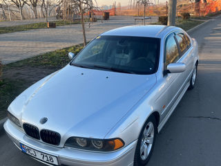 BMW 5 Series foto 2