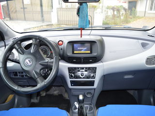 Nissan Almera Tino foto 7