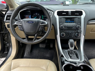 Ford Fusion foto 12