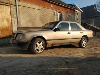 Mercedes Series (W124) foto 4