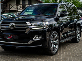Toyota Land Cruiser фото 0