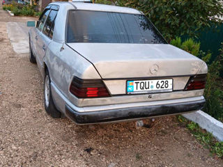 Mercedes Series (W124) foto 4