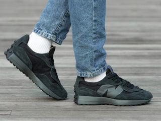 New Balance 327 All Black foto 10