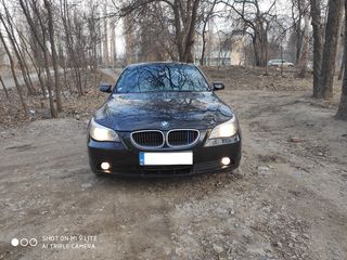 BMW 5 Series foto 2