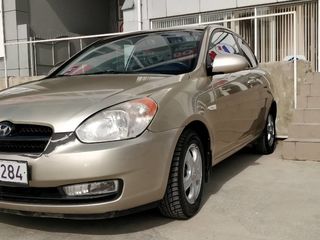 Hyundai Accent foto 3