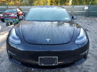 Tesla Model 3 foto 2