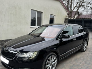 Skoda Superb foto 2