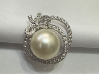 Кольцо - Белое золото -  750, натуральный жемчуг +брилианты foto 3