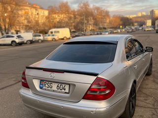 Mercedes E-Class foto 2