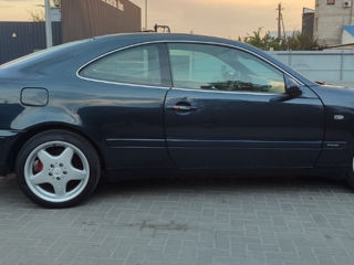 Mercedes CLK-Class foto 2