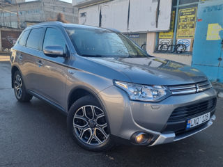 Mitsubishi Outlander foto 2