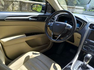 Ford Fusion foto 8