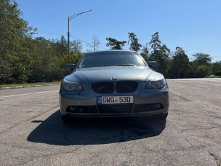 BMW 5 Series foto 2