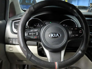 KIA Carnival foto 6