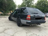 Mercedes E Class foto 3