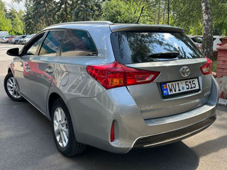 Toyota Auris foto 2