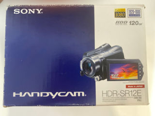 Продаётся новая FULL HD видеокамера Sony HDR-SR12E.