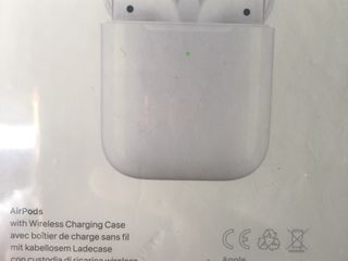 Apple airpods 2 generation wireless charging case originale sigilate 175$ foto 1