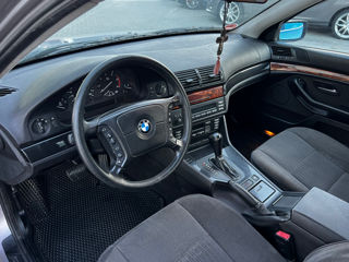 BMW 5 Series foto 6