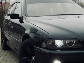 BMW 5 Series foto 14