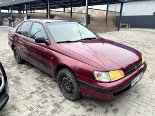 Toyota Carina foto 4