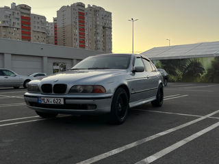 BMW 5 Series foto 5