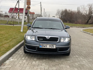 Skoda Superb foto 3