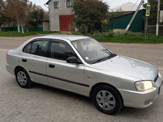 Hyundai Accent foto 2