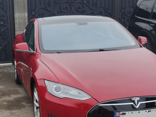 Tesla Model S foto 2