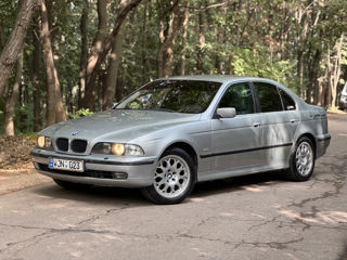 BMW 5 Series foto 5