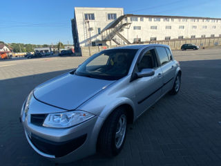 Renault Megane foto 2