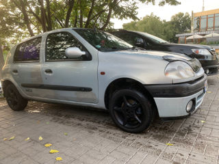 Renault Clio foto 3