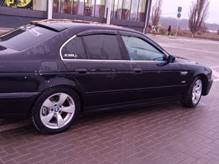 BMW 5 Series foto 5