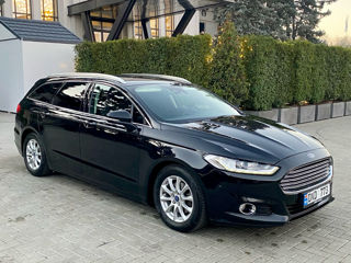 Ford Mondeo foto 2