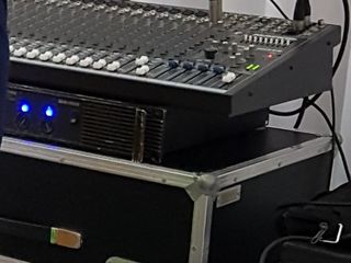 Aparatura mixer-amplificator, boxe ,cabluri , microfon foto 7