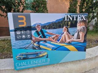 Надувная лодка Intex