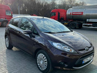 Ford Fiesta 5D foto 2