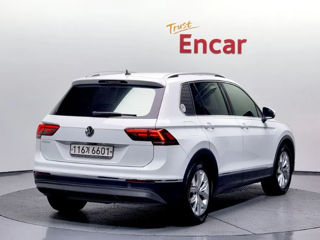 Volkswagen Tiguan foto 2