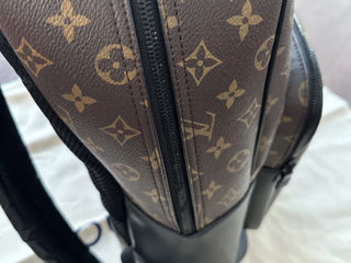 Продам рюкзак Louis Vuitton оригинал 100% Sold Out ! foto 3