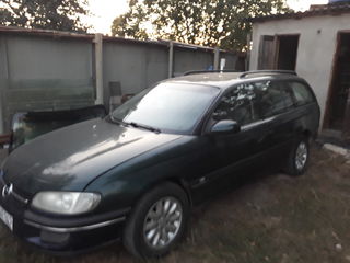 Opel Omega foto 1