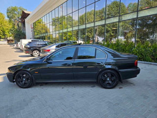 BMW 5 Series foto 5