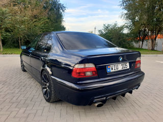 BMW 5 Series foto 4