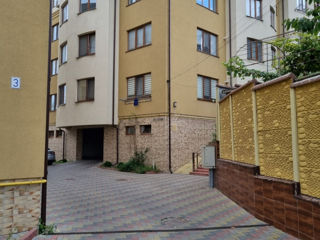 Apartament cu 3 camere, 103 m², Botanica, Chișinău foto 2