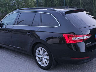 Skoda Superb foto 4