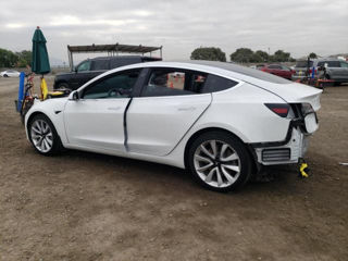 Tesla Model 3 foto 6