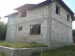 Ciorescu, casa in constructie pe teren de 7.5 ari, calitativ, amplasare linga traseu Balcani foto 1