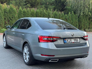 Skoda Superb foto 4